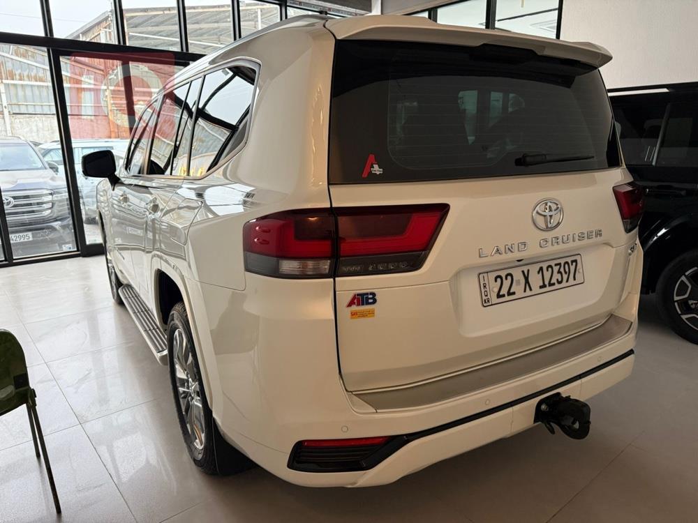 تۆیۆتا لاند کروزەر